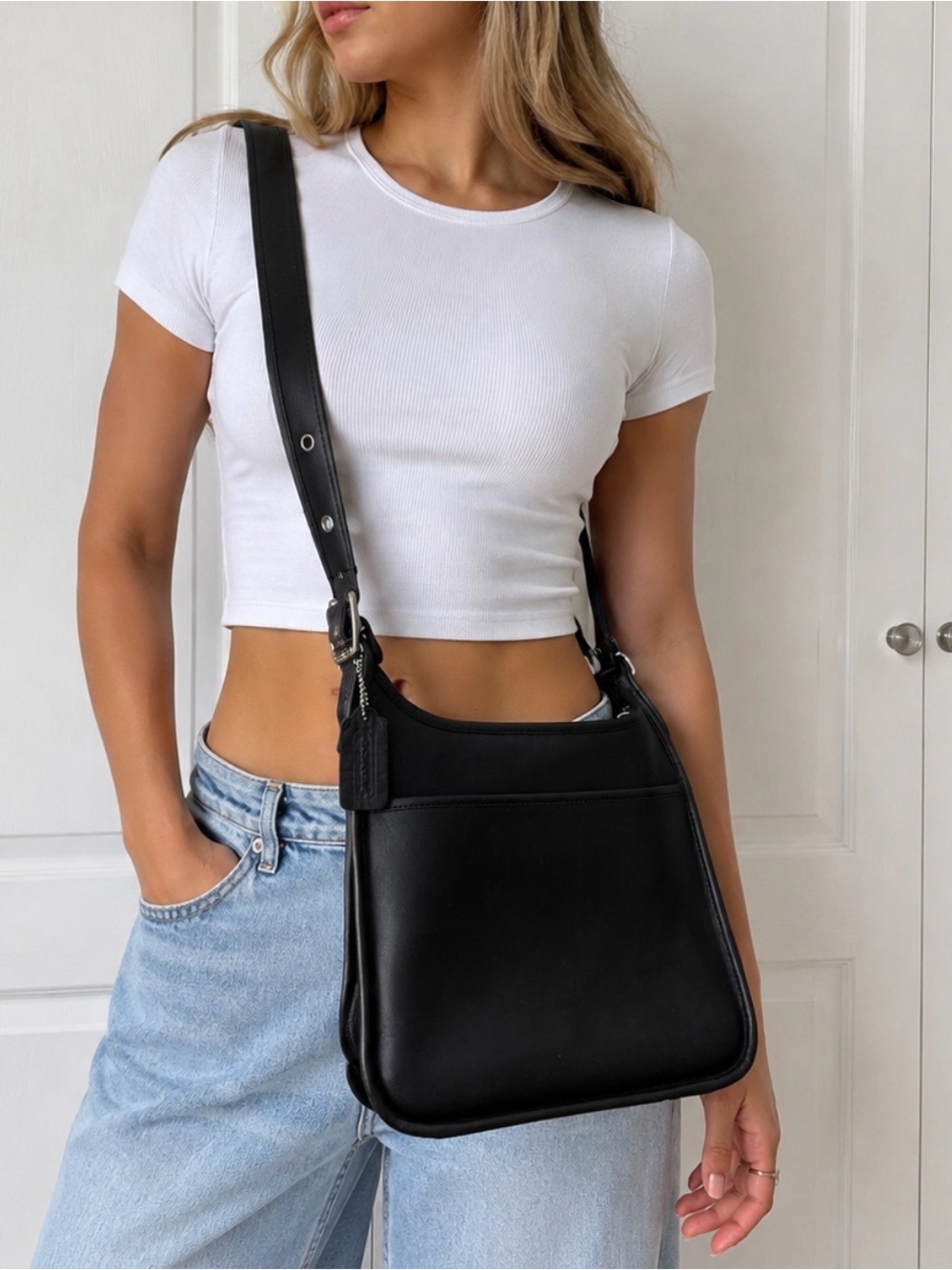 COACH VINTAGE Classic Black Leather Crossbody Bag - Picture 3 of 14